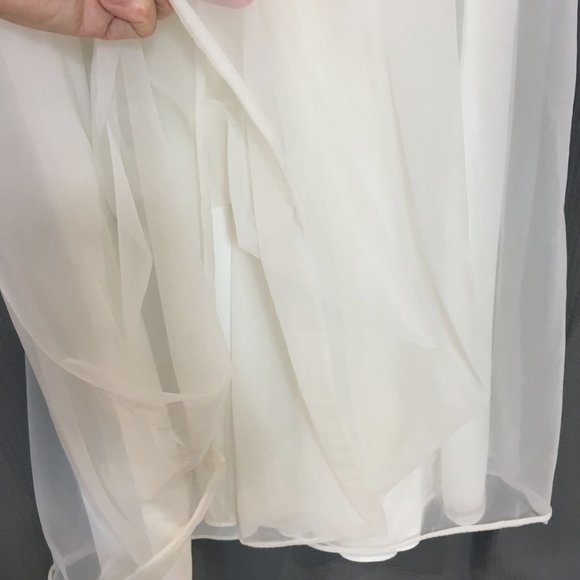 Elegant White Lace Robe Set - Picture 10 of 16